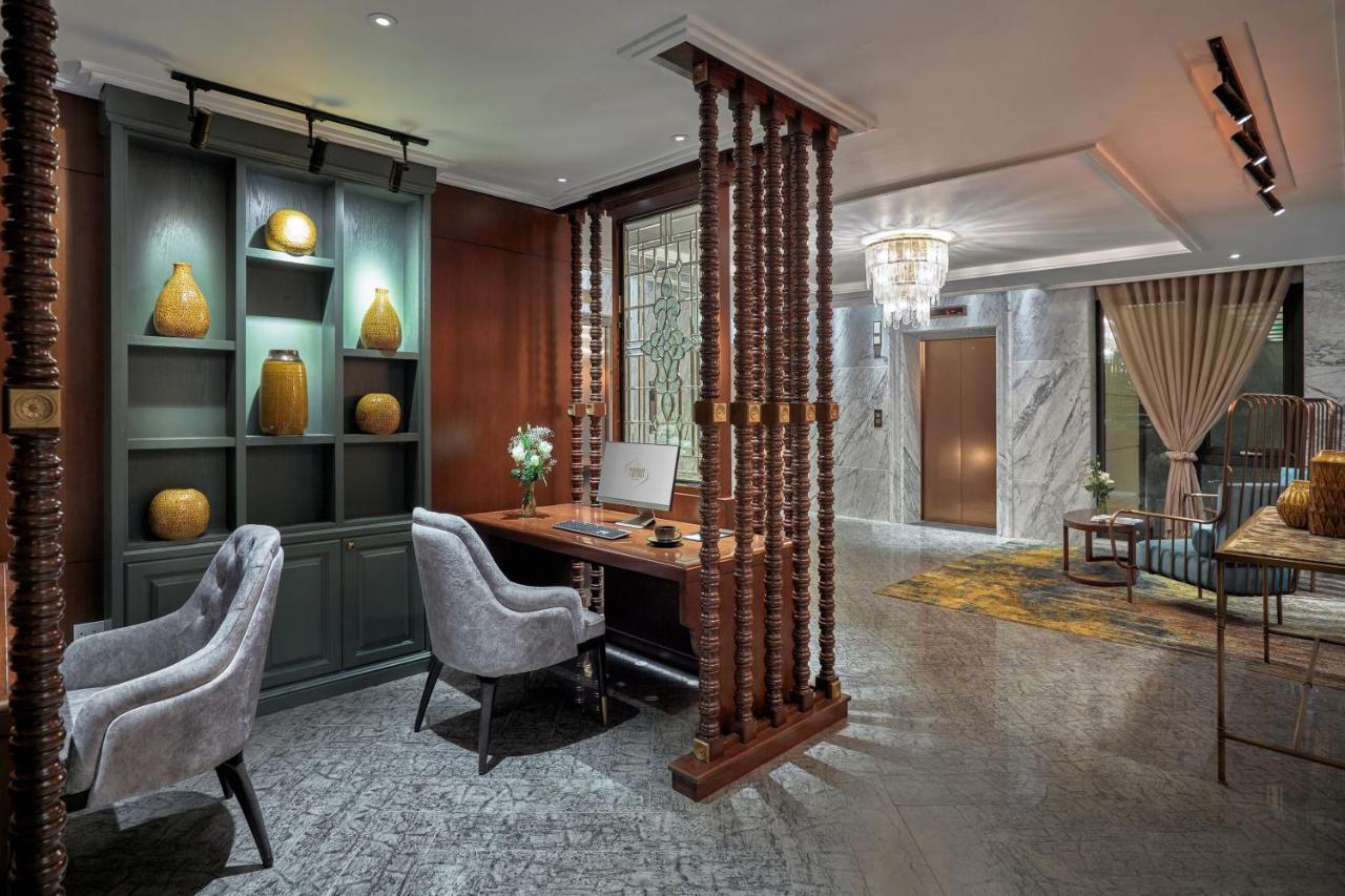Peridot Grand Luxury Boutique Hotel Hanoi Kültér fotó The hotel's lobby