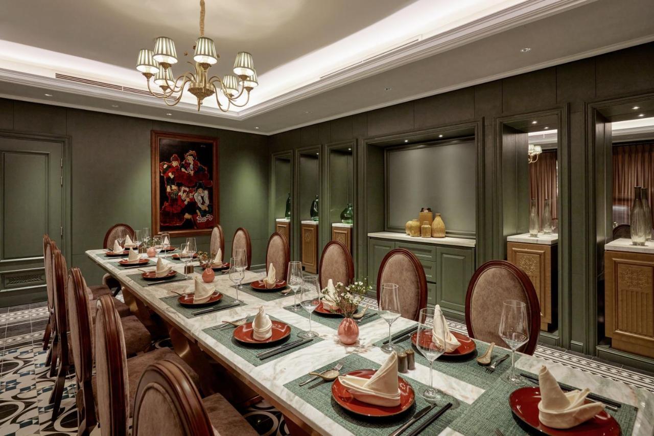 Peridot Grand Luxury Boutique Hotel Hanoi Kültér fotó The dining room