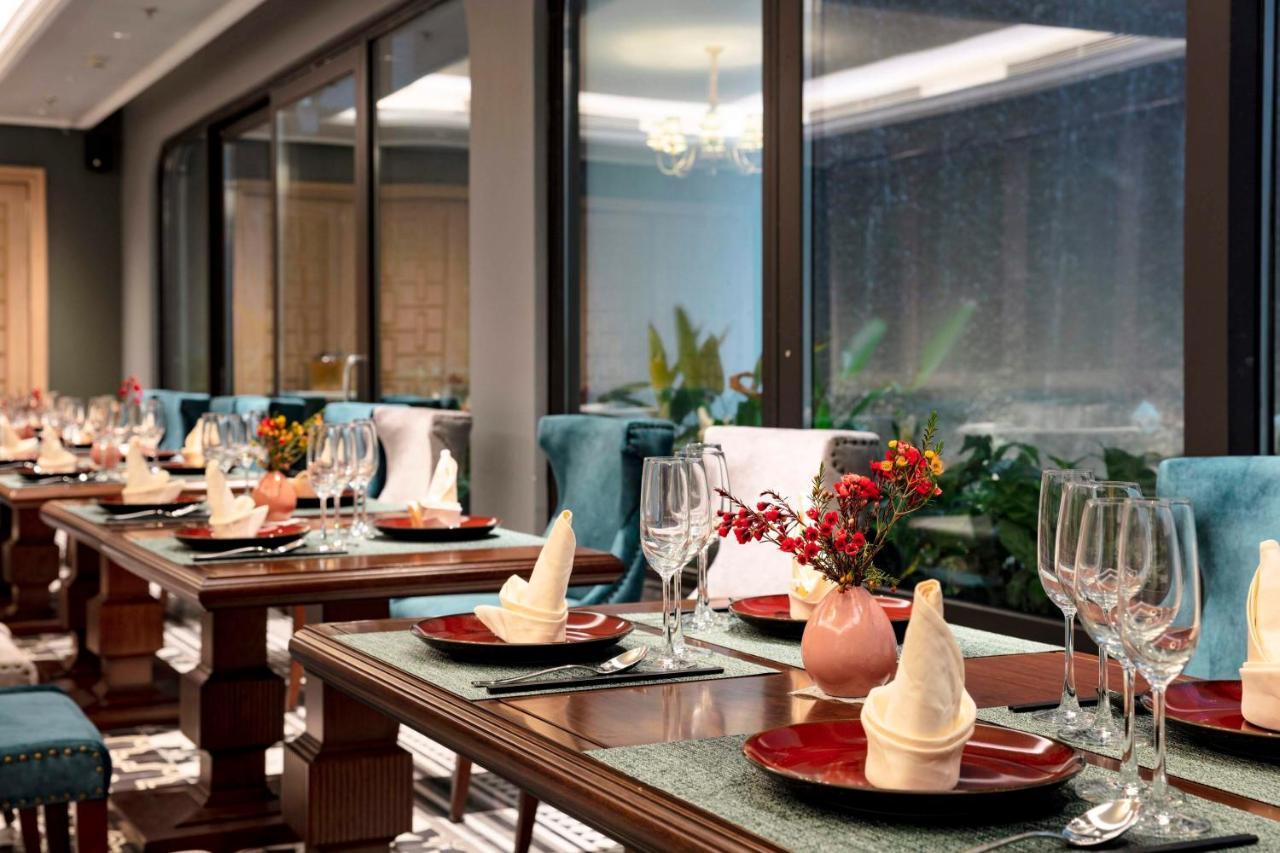 Peridot Grand Luxury Boutique Hotel Hanoi Kültér fotó The restaurant