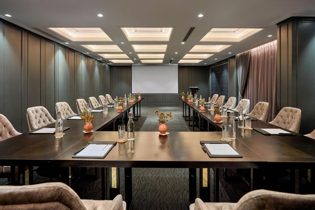 Peridot Grand Luxury Boutique Hotel Hanoi Kültér fotó Meeting room at the hotel
