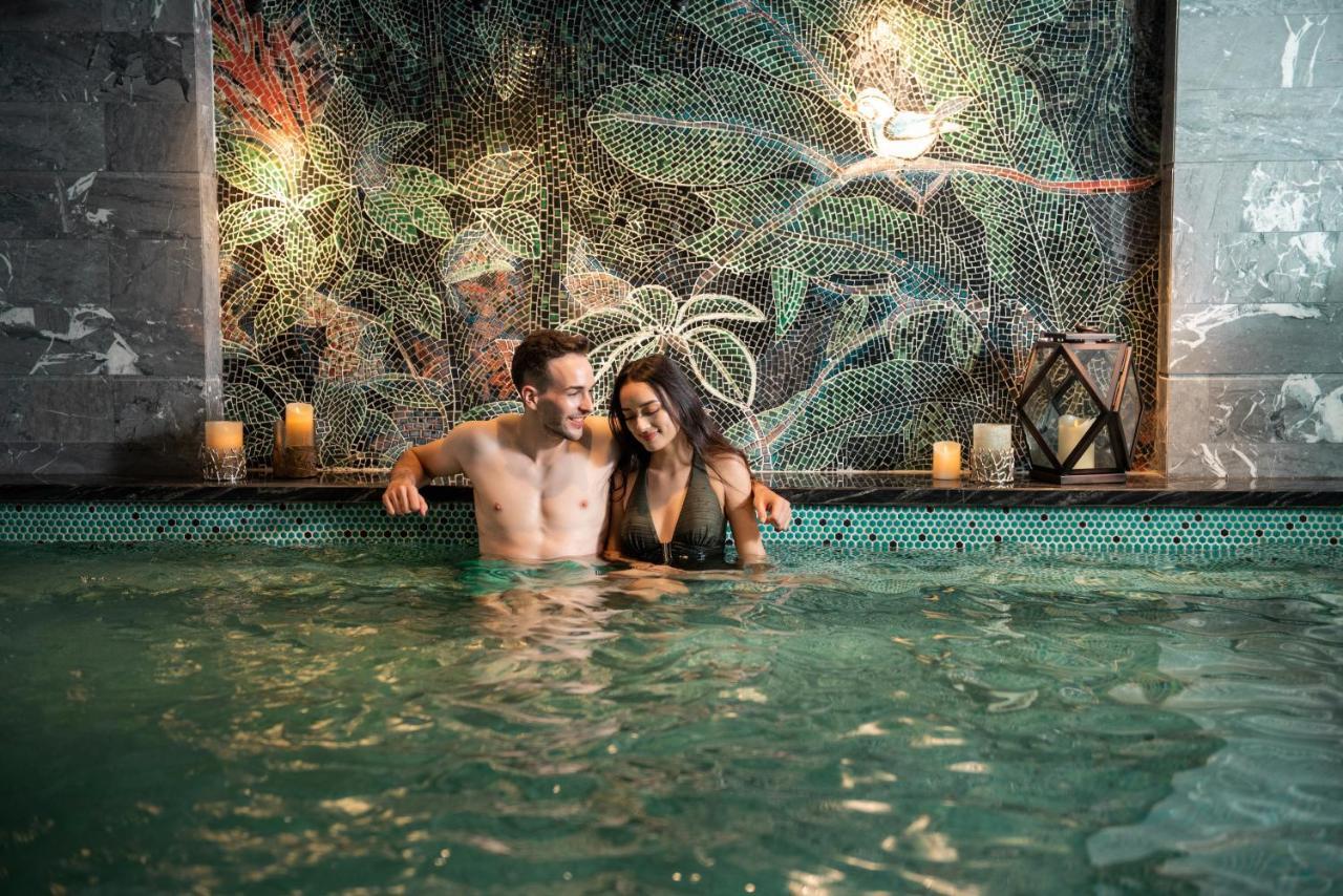 Peridot Grand Luxury Boutique Hotel Hanoi Kültér fotó Spa at the Hilton