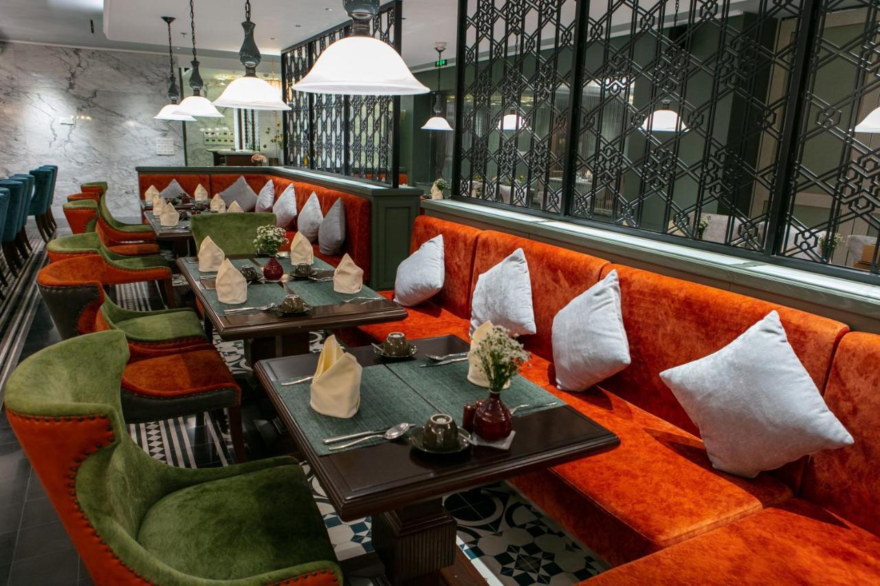 Peridot Grand Luxury Boutique Hotel Hanoi Kültér fotó Interior of the restaurant