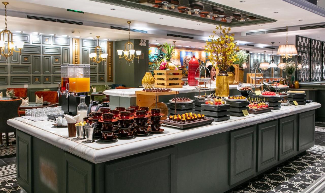 Peridot Grand Luxury Boutique Hotel Hanoi Kültér fotó A buffet at a hotel