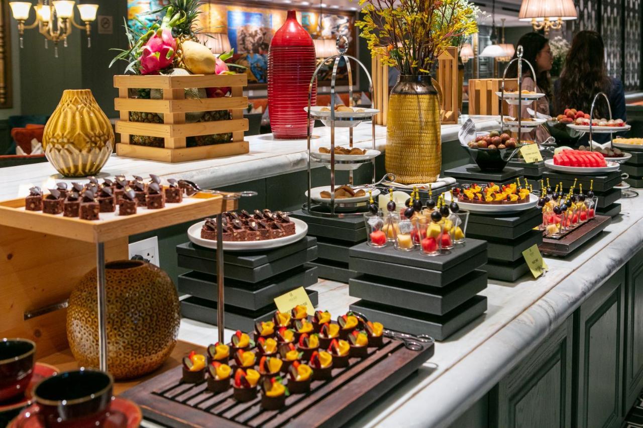Peridot Grand Luxury Boutique Hotel Hanoi Kültér fotó A dessert buffet