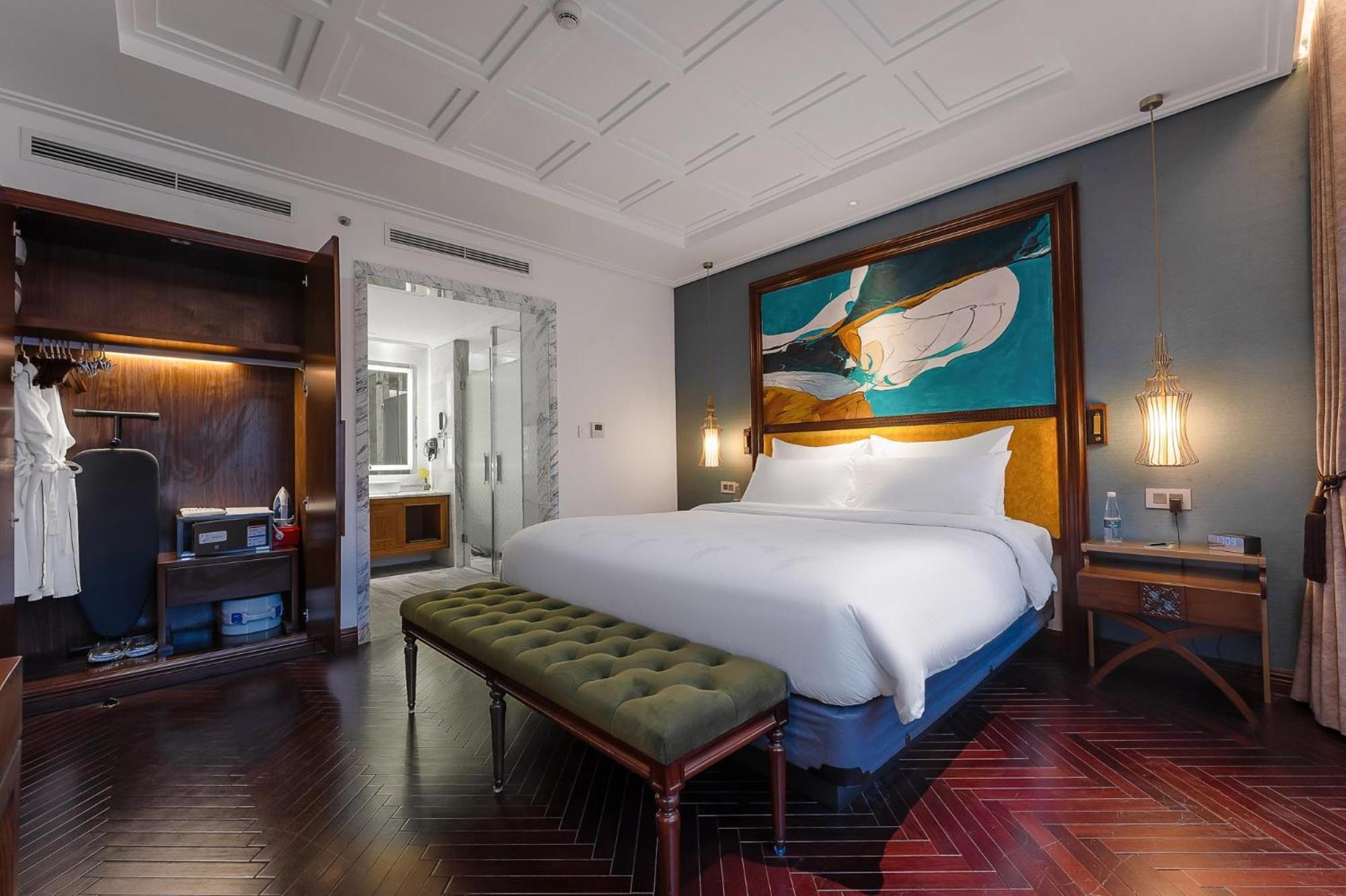Peridot Grand Luxury Boutique Hotel Hanoi Kültér fotó Deluxe Suite